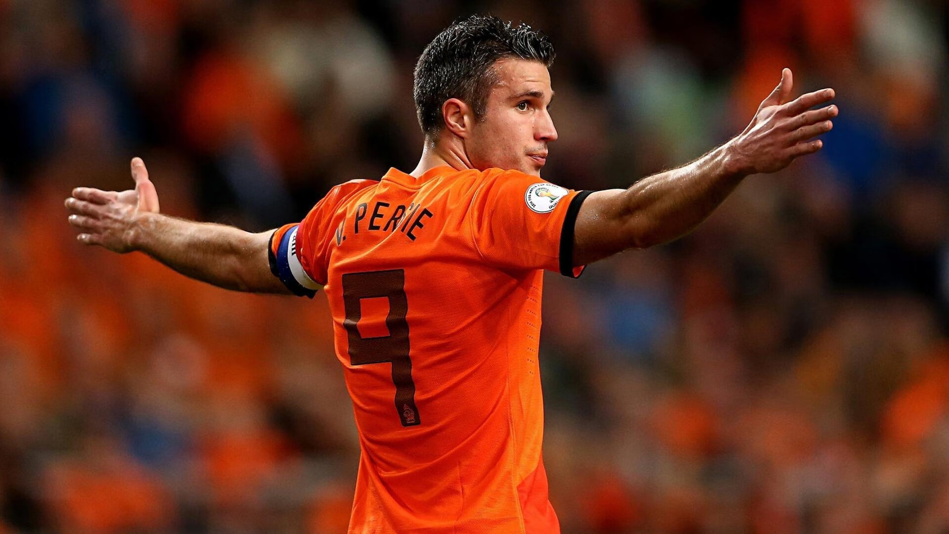 爱游戏娱乐-苏炳添刷新赛会纪录田径百米赛，苏炳添跑进百米决赛